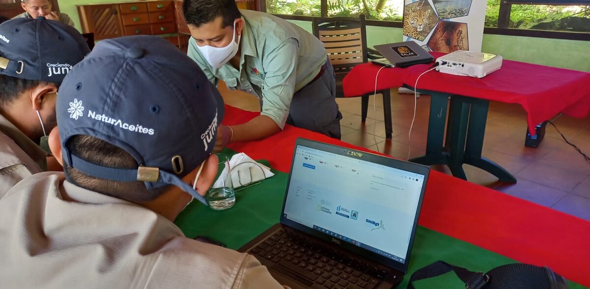 creando usuarios en inaturalist y ebird